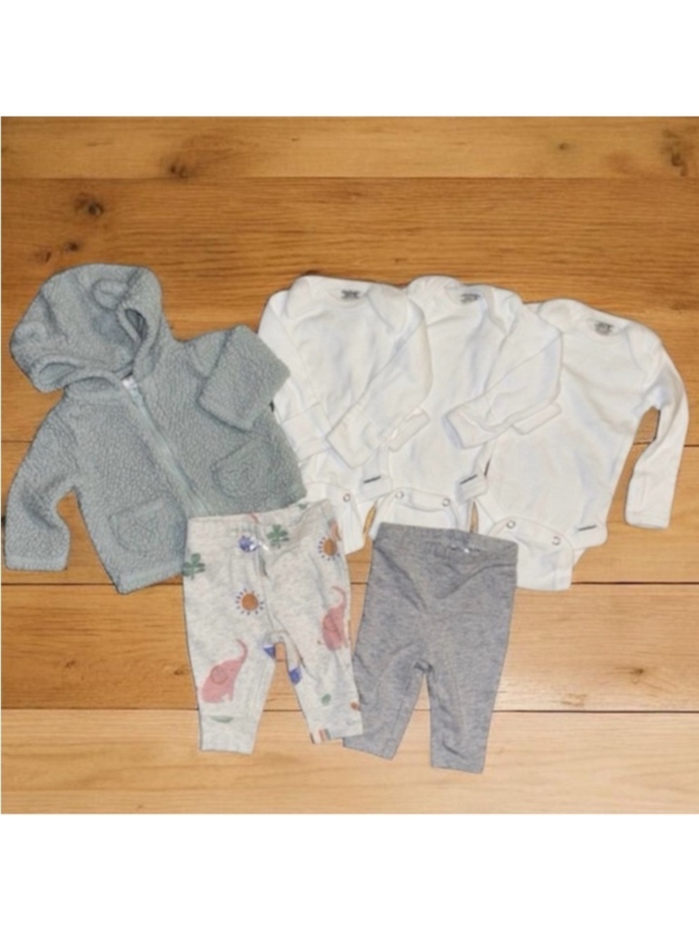 Adorable Neutral Carter's Newborn Baby Set w/ Bodysuit Trio, pants & jacket Lot